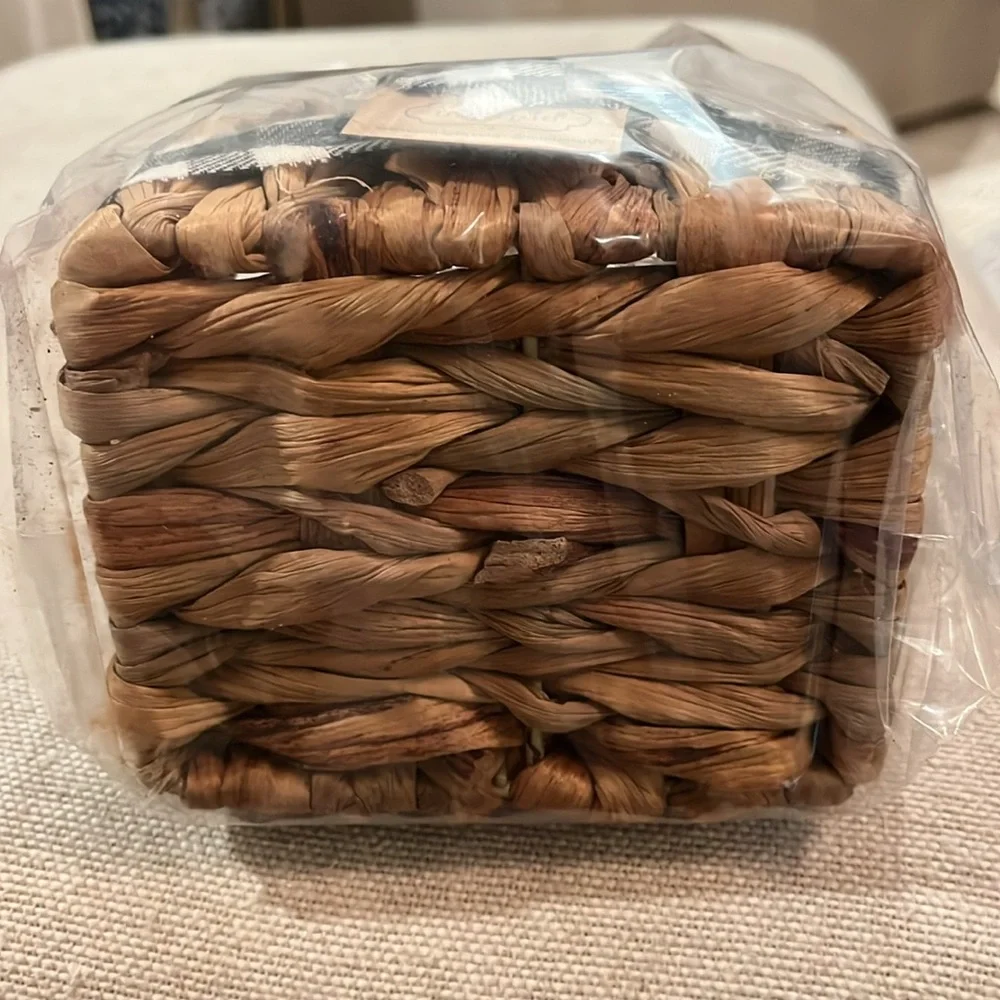 Mud Pie Cream Check Soap and Guest Towel Basket Set/NWT